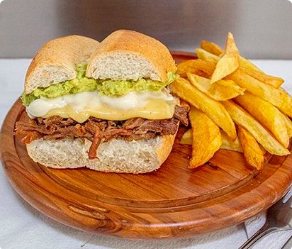 Sándwich de mechada de vacuno (170 g)
